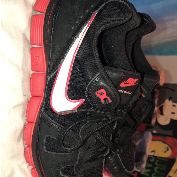 Running shoes - Picture 2 of 3